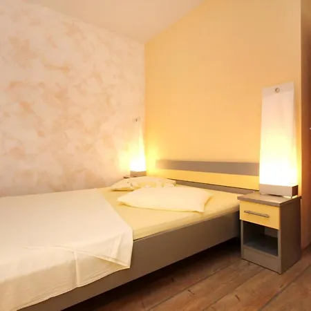 Apartament By The Sea - Perna, Peljesac - 10154 Kuciste