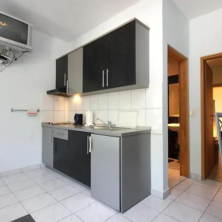 Apartament By The Sea - Perna, Peljesac - 10154 Kuciste