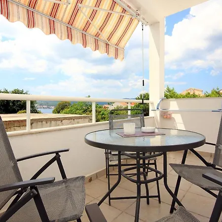 By The Sea - Perna, Peljesac - 10154 *