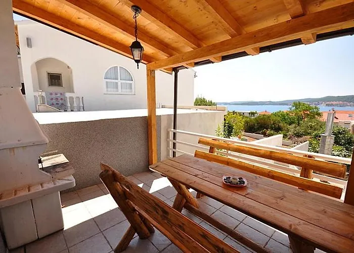 By The Sea - Perna, Peljesac - 10154 *